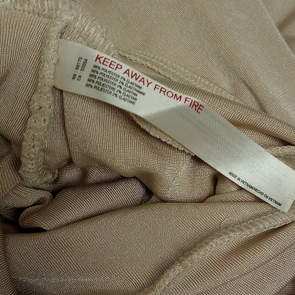 🆕 FREE PEOPLE INTIMATELY LIGHT BEIGE / LONG SLEEVE V-NECK BODYSUIT - Picture 8 of 9